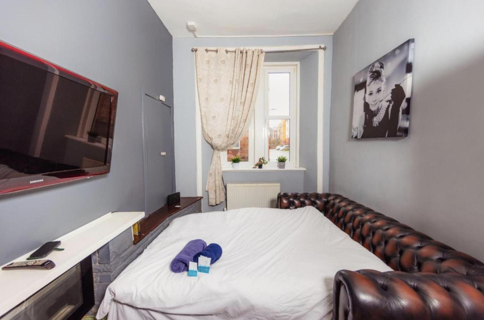 Warm Apartment By Holyrood Palace! Единбург Екстер'єр фото
