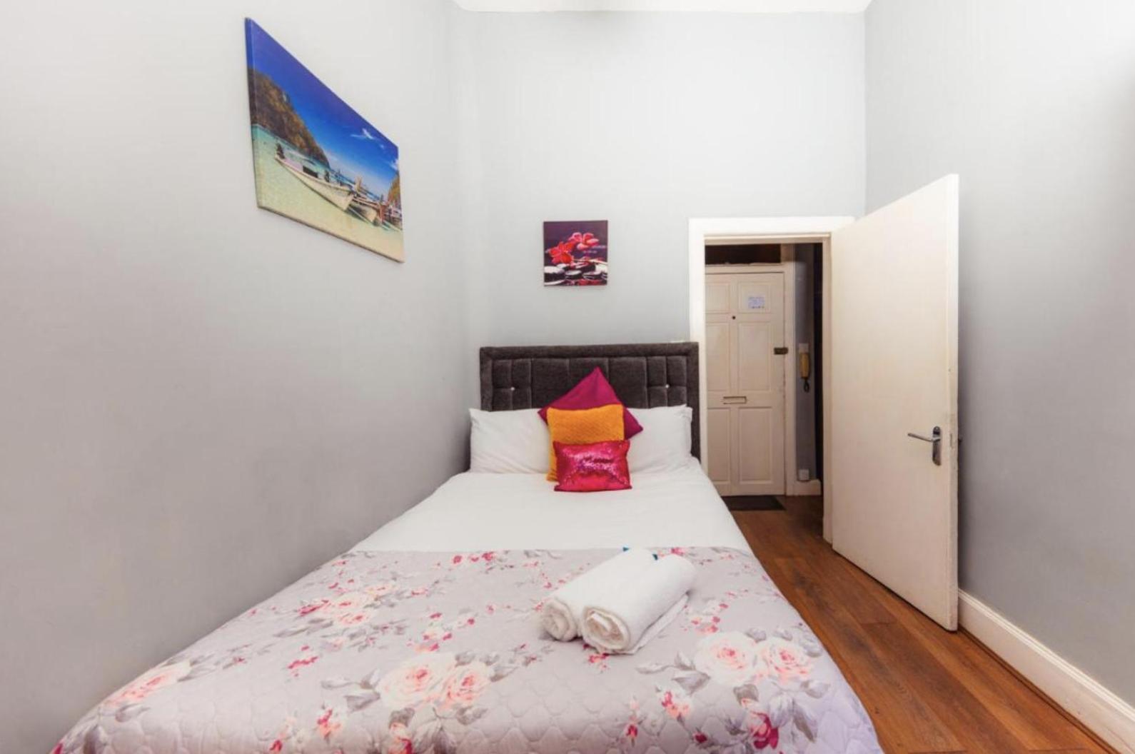 Warm Apartment By Holyrood Palace! Единбург Екстер'єр фото