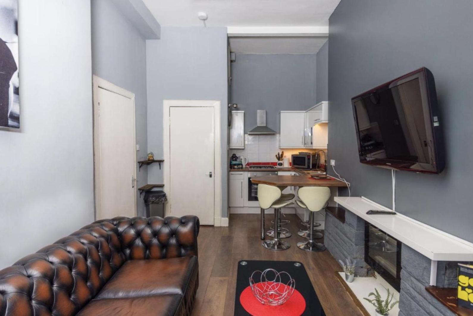 Warm Apartment By Holyrood Palace! Единбург Екстер'єр фото